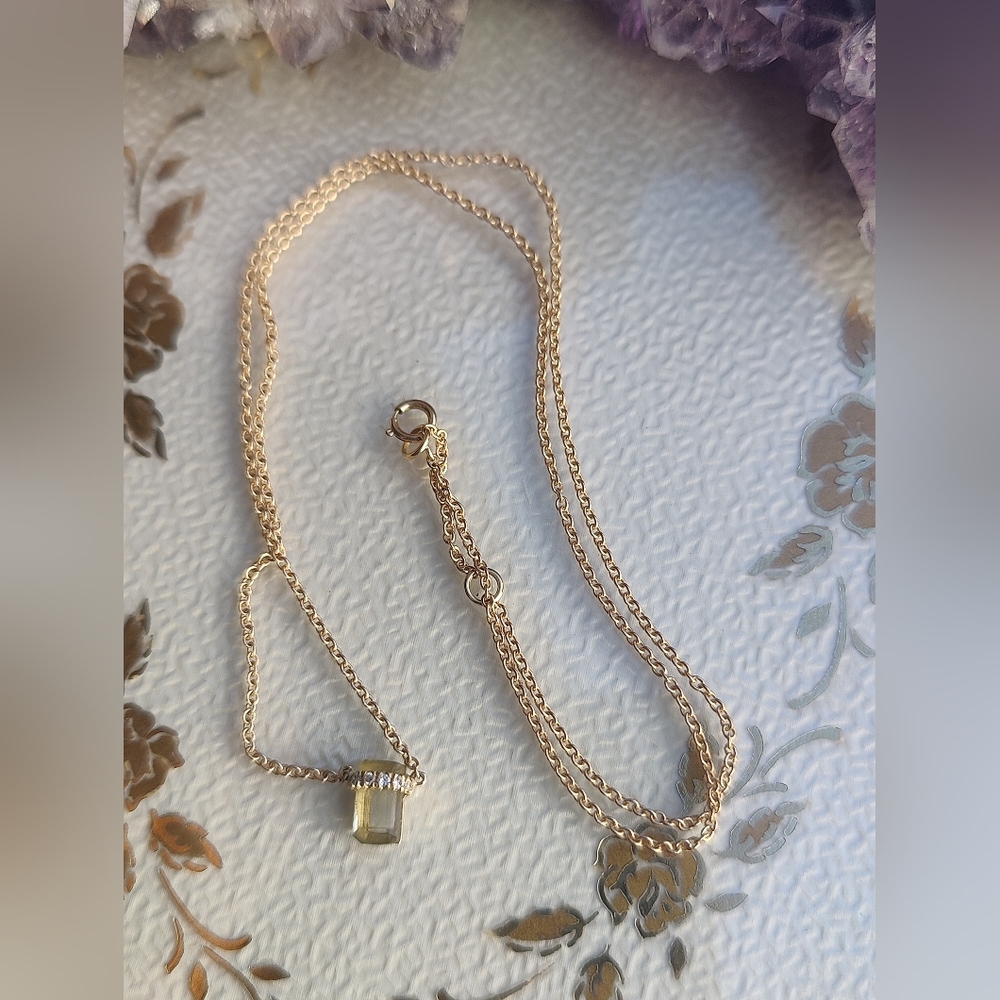 ✨✨SOLD✨✨Elegant 14k Gold Necklace with Peridot Diamond Pendant - Picture 4 of 4